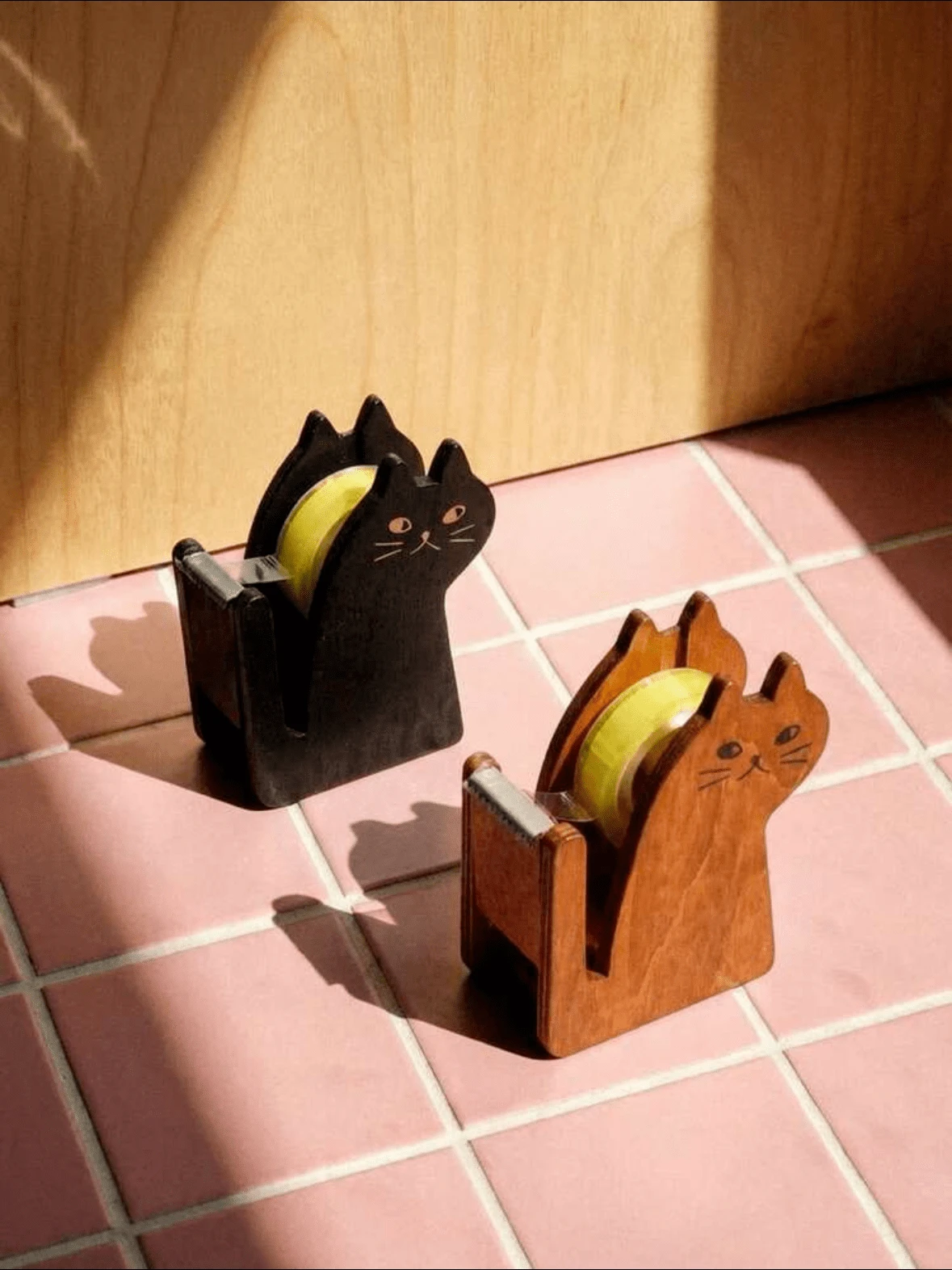 1个可爱木质猫咪胶带座，透明胶带收纳盒，粘性桌面支架，独特的办公及学习文具礼物，送给朋友的理想之选 - 1個棕色 - 查看 1