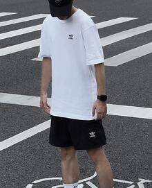 adidas originals 三葉草 B+F Trefoil Tee 美式復古標誌字母Logo印花寬鬆圓領短袖T卹 男款 白色 - 白色 - 查看 2