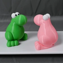 Froschstatue - Eine Kunststoff-Tischdekoration, geeignet für Büros und Zuhause. Kann drinnen und draußen verwendet werden. Keine Stromversorgung erforderlich. Tischdekoration, kreatives Geschenk. - Verschiedenfarbig - Übersicht 4