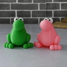 Froschstatue - Eine Kunststoff-Tischdekoration, geeignet für Büros und Zuhause. Kann drinnen und draußen verwendet werden. Keine Stromversorgung erforderlich. Tischdekoration, kreatives Geschenk. - Verschiedenfarbig - Übersicht 2