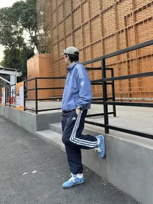 Adidas 阿迪达斯 ESSENTIALS 条纹休闲简约抽绳运动裤，男女通用，传奇墨蓝色 - 黑色 - 查看 6