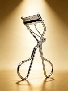 Shu Uemura 银色便携式专业睫毛夹，美容工具，睫毛塑形器，化妆工具 - 銀色 - 查看 1