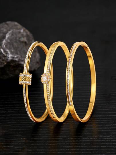 3/1件套 - 奢华镀金不锈钢和铜手链三件套，镶嵌全锆石花卉图案，款式多样，小众高端质感，适合叠戴、通勤、日常佩戴、约会或作为礼物。