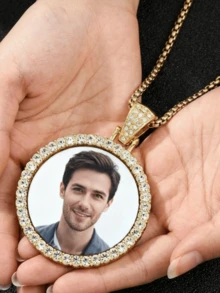 1pc Customized Photo Necklace, Personalized Couple Picture Frame Pendant, Women's Round Memory Pendant Necklace With Rope Chain, Hip-Hop Jewelry For Men Customized Picture Necklace, Personalized Photo Pendant Necklace, Commemorative Gift For Men And Couples Silver, Gold Fashion, Autumn Fashion, Vintage,Gold,Stylish,Colorful,Vintage,Simple,Unisex,Casual,Cuties,Custom,Personalized,Unique,Ideal Gifts For Him,Ideal Gifts For Her,Her,Boyfriend,Girlfriend,Dad,Mom,Family,Friends,For Anniversaries,For Birthdays,For Graduation,For Prom,For Party,Jewelry,Jewelry, Photo Projection Necklace - Multicolor - View 4