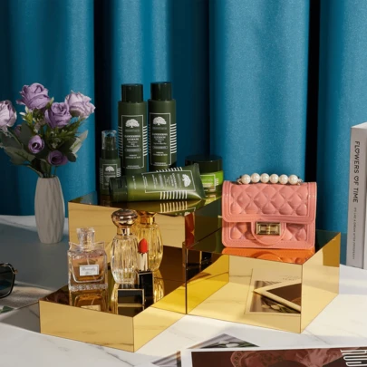 رف عرض أكريليك ذهبي/فضي، 3 أرفف عرض أكريليك، حامل محفظة، رف عرض طعام ذاتي الخدمة، صندوق عرض مرآة مربع للتجزئة، ديكور مركز الحفلات لمجموعة العطور والمجوهرات