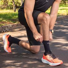 Adult Polyamide Running Socks With 3D Cuff, Breathable, Thermal Comfort, High Performance - 黑與白 - 查看 3