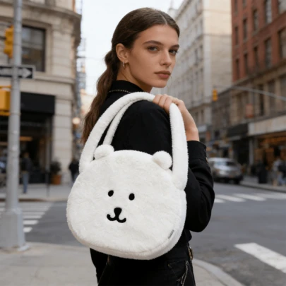 Bolso de hombro de peluche de oso de auto-burla MINISO, bolso de tela grande y blanco con capacidad para mujer, bolso de mano de dibujos animados