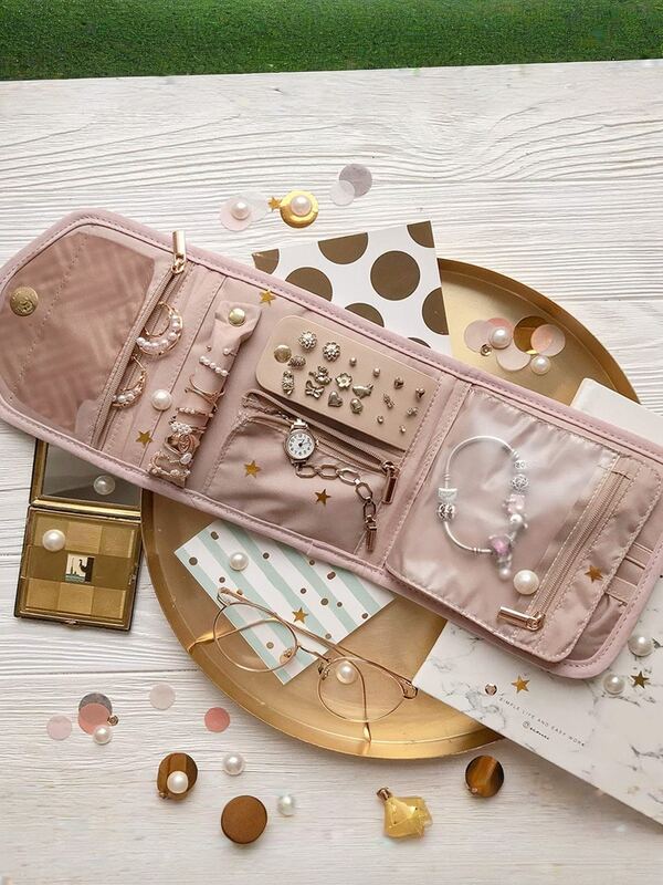 1pc Foldable Multi-Function Jewelry Storage Bag, Travel Jewelry Organizer, Mini Fashion Portable Jewelry Box, Makeup Bag, High Quality Necklace, Earring, Bracelet, Ring Holder, Soft Pink Jewelry Roll