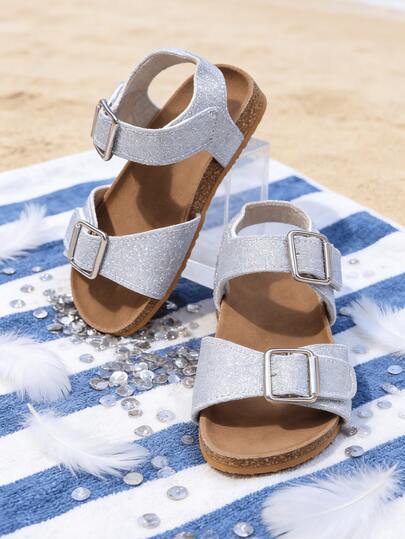 1 Pair Girls Silver Matte + Dual Metal Buckle Design Soft Material Non-Slip Open Toe Double Strap Thick Sole Flat Sweet Shiny Style Sandals, Suitable For Birthday Party/Summer Shopping