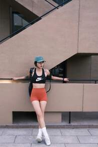 Nike Dri-Fit Swoosh撞色中強度支撐緊身背心式堅固雙肩帶無扣運動內衣女款 - 黑色 - 查看 8
