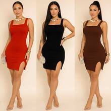 Short Dress With Thick Straps, Fitted, Square Neckline, And Leg Slit. - 鮮紅色 - 查看 2