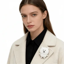 1件名创优品自嘲熊系列徽章、胸针、包包挂饰、毛绒玩具，节日和生日礼物 - 白色 - 查看 6