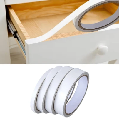 1条10米/393.7英寸自粘PVC白色装饰条，适用于橱柜门、框架边缘、家具衣柜边缘，非常适合修补缝隙和美化框架缺陷，也适用于家居天花板和墙壁边缘。