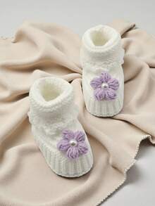 1 Pair Handmade Crochet Flower Infant Booties, White Infant Crib Shoes - Mauve Purple - View 4