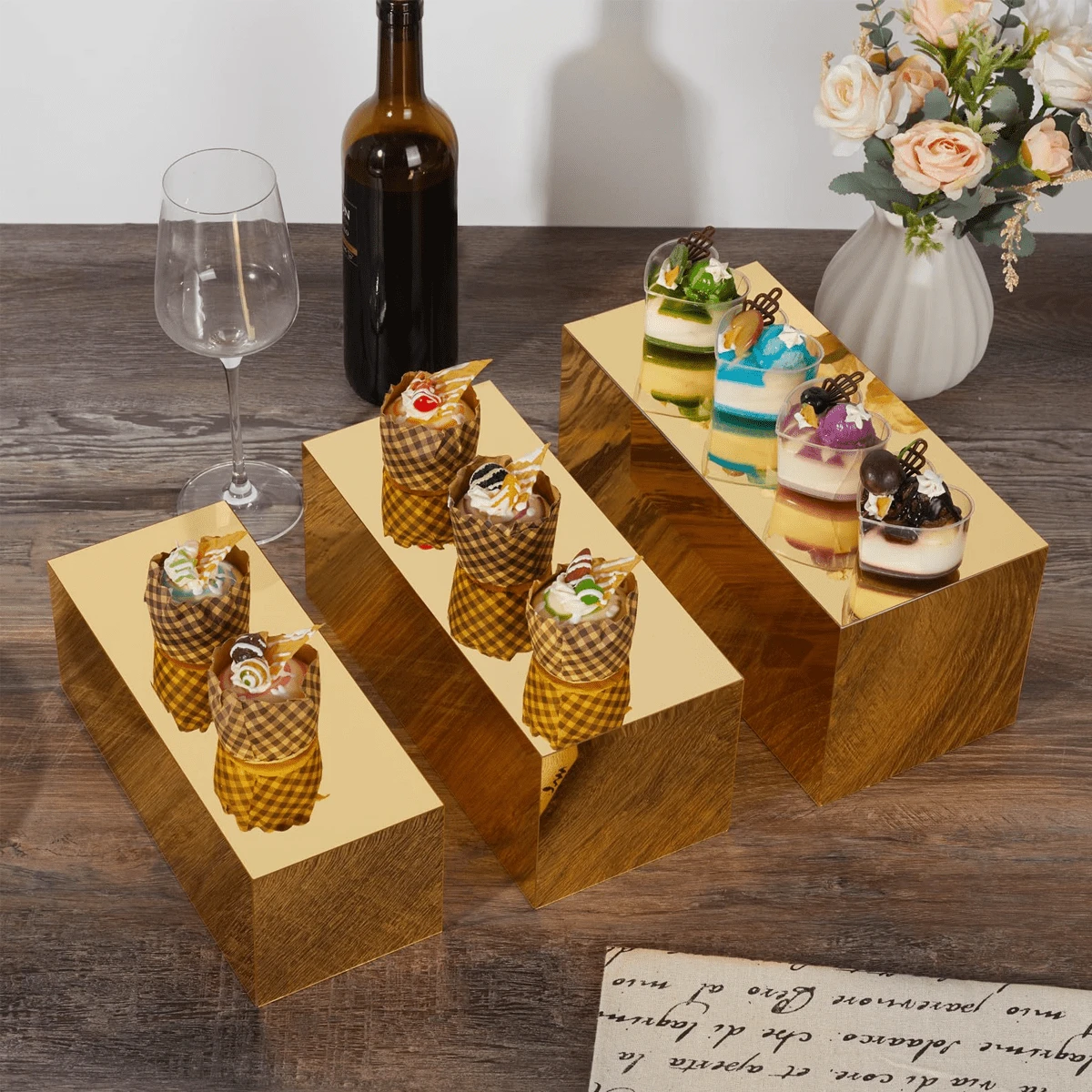 Golden Acrylic Display Box, Suitable For Restaurant Dining Tables, Living Room Coffee Tables, Balcony Tea Tables, Displaying Desserts/Drinks/Small Ornaments, Filling The Atmosphere Of Family Gatherings/Friends' Parties, With Neat And High-End Desktop Display. - Gold - View 1