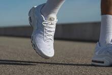 Nike Air Max Plus 復古減震 低筒 休閒城市通勤跑步鞋 男款 - 白色 - 查看 10