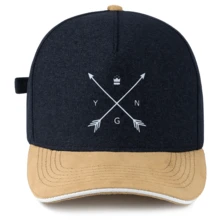 Boné Estilo Street Masculino Feminino Bordado Young Várias Cores Trucker Fechado Fitão Aba Curva - Azul/Bege - Visão 2