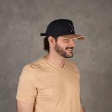 Boné Estilo Street Masculino Feminino Bordado Young Várias Cores Trucker Fechado Fitão Aba Curva - Azul/Bege - Visão 7