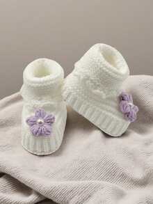 1 Pair Handmade Crochet Flower Infant Booties, White Infant Crib Shoes - Mauve Purple - View 6