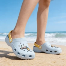 名创优品马耳他犬女士拖鞋可爱卡通小狗沙滩凉鞋舒适轻便透气EVA厚底防滑洞洞鞋垫礼品 - 藍色 - 查看 6