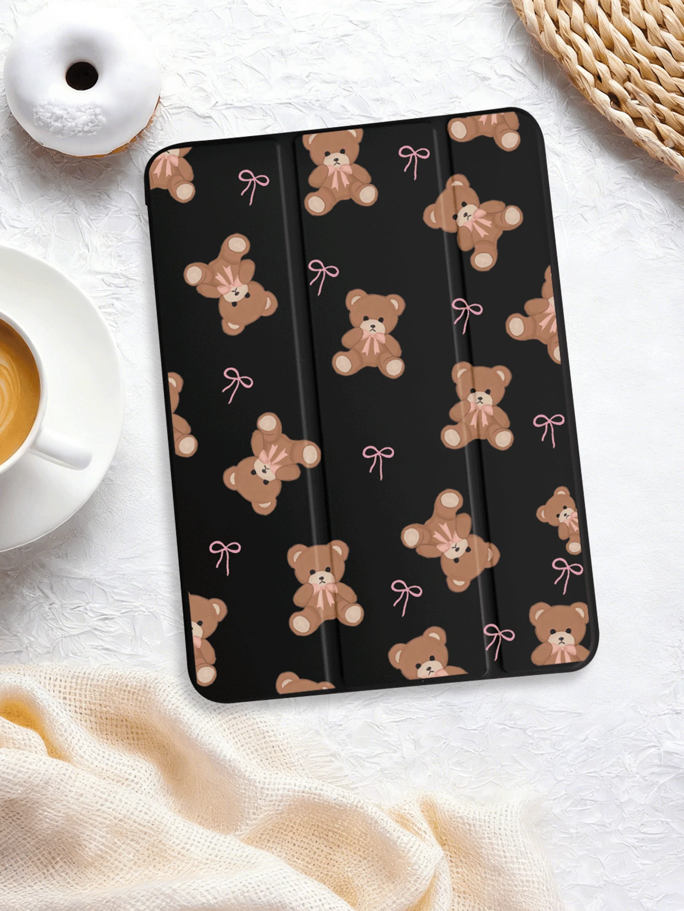 Funda protectora con diseño de oso negro y arco, adecuada para iPad 10.2", iPad Pro 11" (2021/2020/10a generación), iPad Mini 4/5/6, Galaxy Tab A8 10.5" (2022), con ranura para lápiz, anti-caída, soporte para tableta - Negro - Ver 1