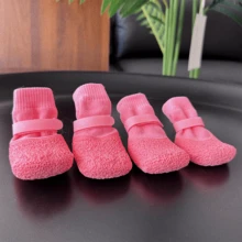 Bộ 4 đôi (1 bộ gồm 4 đôi) Giày cho chó chống thấm nước, chống trượt, đế mềm, có thể tái sử dụng, phù hợp với chó Shiba Inu, Pomeranian, Corgi và các giống chó khác, thích hợp cho thời tiết mưa/tuyết và vỉa hè nóng, phù hợp cho sàn gỗ trong nhà và đi bộ ngoài trời. - Hồng - Xem 13