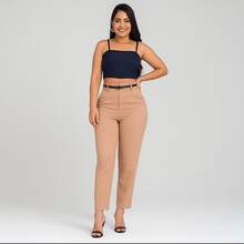 Calça Alfaiataria Feminina Bege com Cinto Moda Social  Tecido    Bolso  Zíper    Escritório - Bege - Visão 2