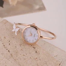 女士蝴蝶表带手链腕表，时尚白色表盘搭配白色蝴蝶图案，可调节表带，石英表，适合作为送给女朋友、情人节、七夕节的礼物 - 金色 - 查看 6