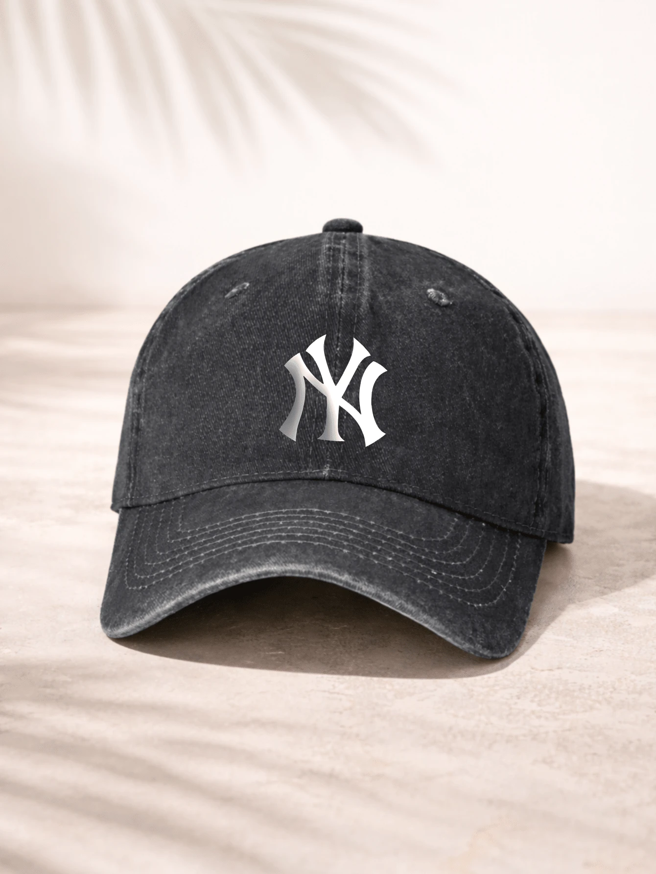 Washed Denim Baseball Cap For Men Women Casual Sporty Adjustable Hat With Classic Logo Design New YorkYankees White Embroidered Logo On Dark Washed Denim Fabric Perfect For Everyday Wear Outdoor Activities And Sports Events Lightweight Comfortable Fit With Adjustable Back Closure For A Customized Look - màu đen - Xem 1