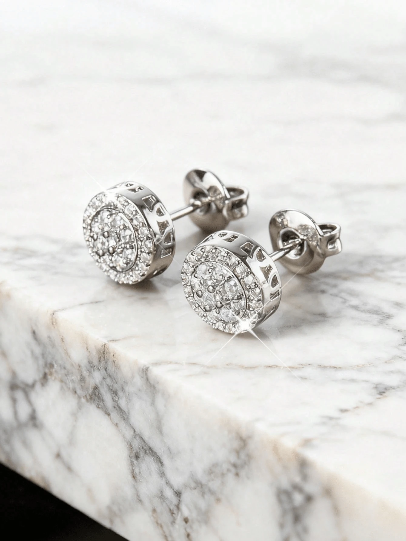 2只装男女通用圆形锆石耳钉，镀银，嘻哈音乐节派对情侣配饰，情人节女友礼物 - 銀色 - 查看 1