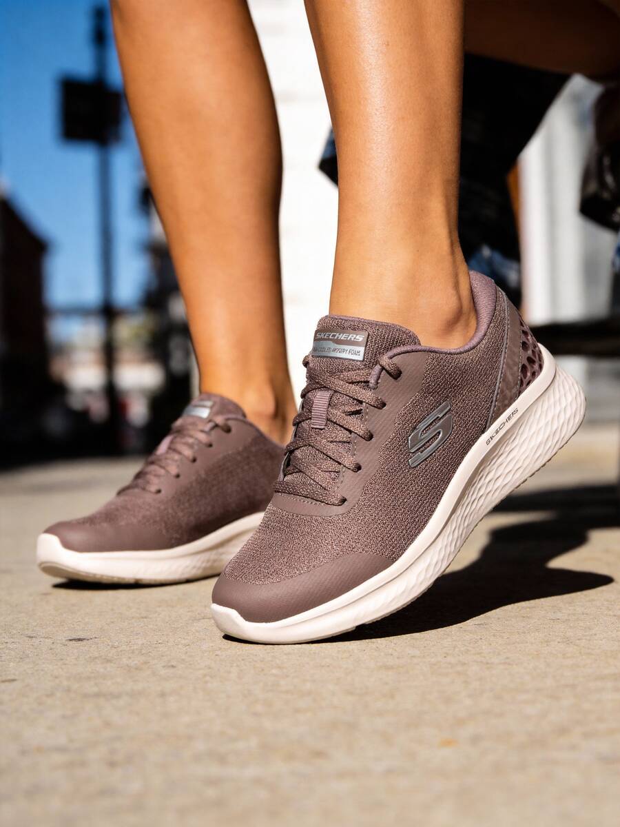 Skechers 女士休闲系带运动鞋，轻便舒适运动休闲鞋 149992-MVE - 棕色 - 查看 1