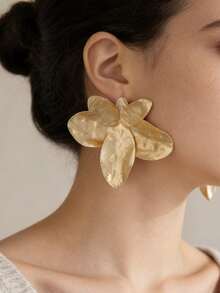 1 Pair Minimalist Fashionable Asymmetrical Exaggerated Metal Flower Stud Earrings For Women, Design - Flowers - View 7