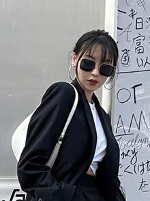 女士时尚大框方形太阳镜及金属眼镜链套装，防紫外线太阳镜，带防丢眼镜配件 - 金色 - 查看 2