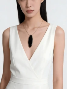 一套优雅简约的高端女士耳环项链首饰套装，时尚锁骨链设计，适合女性，可用于宴会、派对、聚会、商务、休闲场合，是情人节送给女性的绝佳礼物。 - 優雅氣質風 - 查看 5