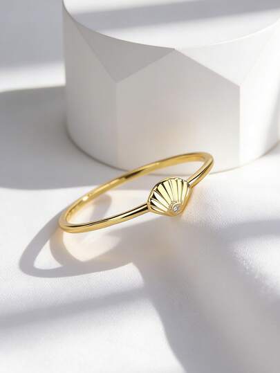 Charm-In Gold-Plated Shell Shaped Ring, Refreshing Summer Beach Vibe Accessory, Great Gift For Friends
