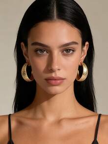 1 Pair Retro Minimalist Geometric C-Shaped Metal Stud Earrings, Versatile Casual Women Earrings - Geometry C - View 2