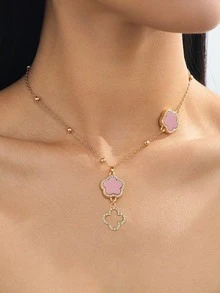 1 Fashionable New Luxury Sweet Fresh Lucky Pink Hollow Clover Pendant Necklace, Ladies (No Gift Box. Due To Manual Cutting, The Number Of Beads On The Necklace Is Random And Based On A Fixed Length, It Will Not Affect The Final Wearing Effect) - Pink - View 4