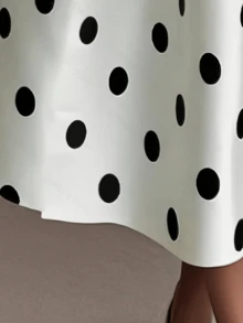 Women's Black And White Polka Dot V-Neck Slim Fit Lace-Up Full Swing Dress, Sleeveless Elegant Women's Dress, Women's Elegant And Temperamental Dress, Women's Lace-Up Waist Slimming Dress,  Women's Sleeveless Dress, Women's Fashionable And Temperamental Dress, Cocktail Party, Party, Christmas, Nightclub, Banquet, Film Festival, Cinema, Dance Party, Cocktail Party, Bar, Wedding, Graduation Ceremony, Back-To-School, Birthday Party, Rebellious Girl, Festival-Themed Party, Outwear, Street Fashion, Fashion Show, Date, Valentine's Day, Going Out To Work At University, School, Village, Concert, Street Girl, Young Girl, Country Outfits For Women, Best Outwear For Women, Women's Vacation Clothing, Country Concert Outfit, Country Outfits For Women, Streetwear, Concert Outfit For Women, Boho Women's Clothing, Country Concert Outfit, Concert Outfits, Vaquera Outfit, Y2K Clothes, Women's Club Outfits, Y2K Women's Clothes, Women's Clothing, Country Concert Outfit For Women - 白色 - 查看 5