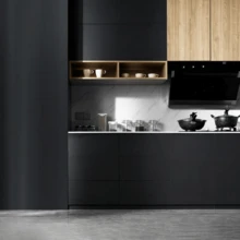 1卷黑色自粘墙纸，PVC材质，可撕贴，加厚防水，易于粘贴和移除，适用于卧室、客厅、天花板、台面、橱柜、家具和家居装修。 - 黑色 - 查看 3