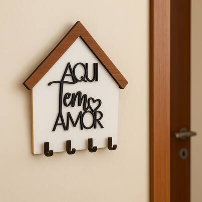 MDF Universe Porta Chaves Decorativo Aqui Tem Amor em MDF com 4 Ganchos