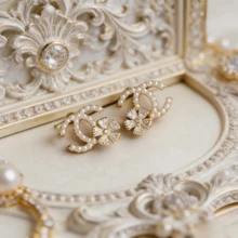 High-End Fashionable Diamond Hoop Earrings, Multi-Functional Unique Earrings, Golden Full-Diamond Wide Ear Clips, Luxurious And Sparkling Diamond High-End Earrings, Suitable For Daily Life, Banquets/Parties, Weddings, Travel, Vacation, Music Festivals, Beaches, Festivals And Other Occasions, Perfect Valentine's Day Gift - one-size - View 4