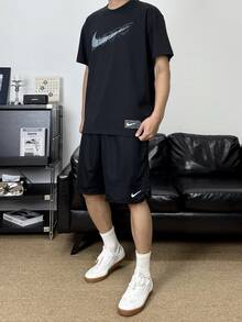 Nike Max90 标志印花宽松圆领短袖T恤，黑色 - 黑色 - 查看 10