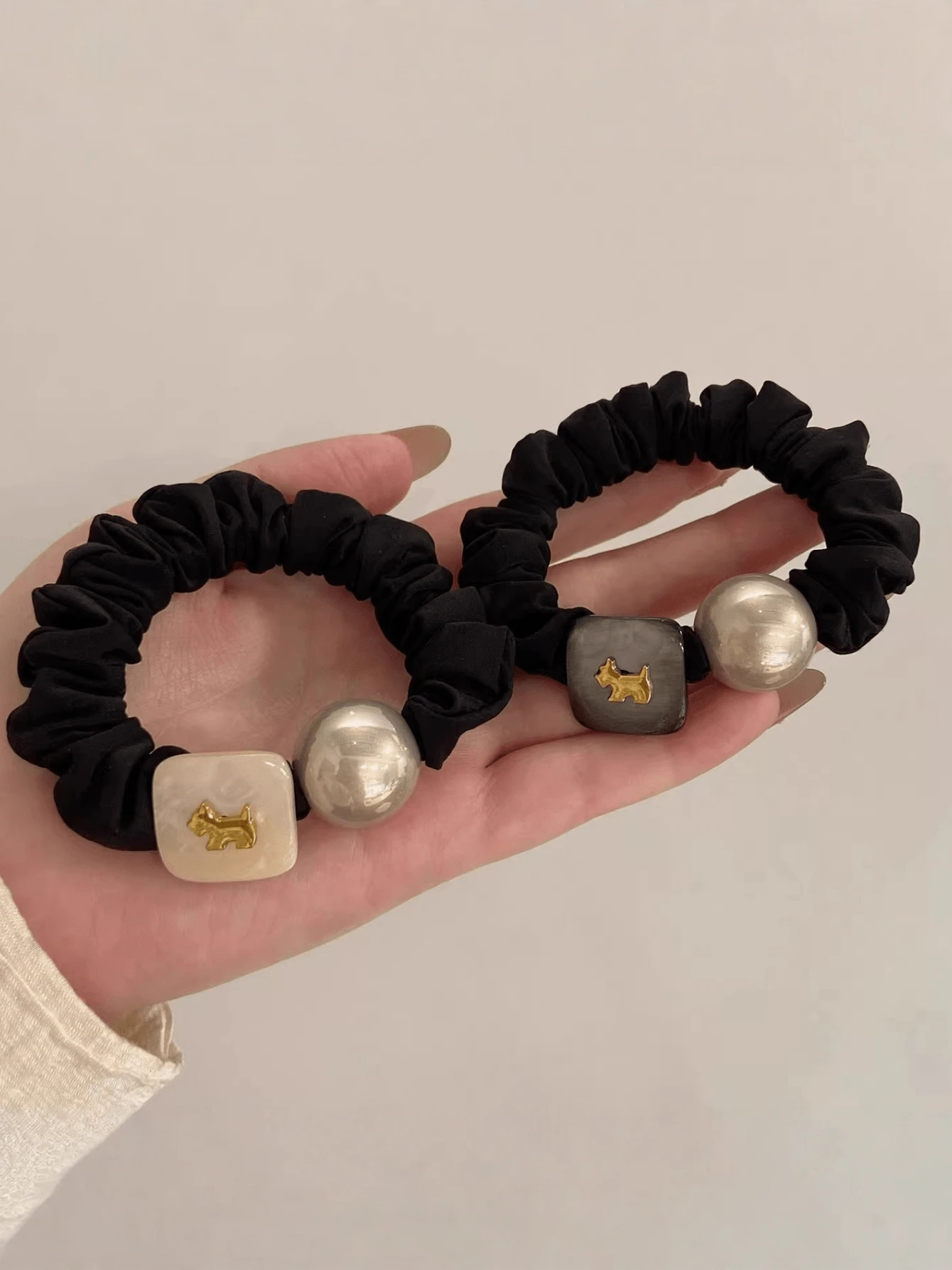 1pc Korean Style Elegant Pearl Puppy Hair Scrunchie, Bun Holder - Multicolor - View 1