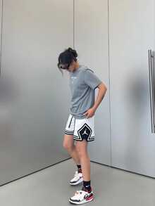 Nike 耐克男士 Dri-FIT Logo 抽绳速干运动休闲短裤 - 白色 - 查看 8