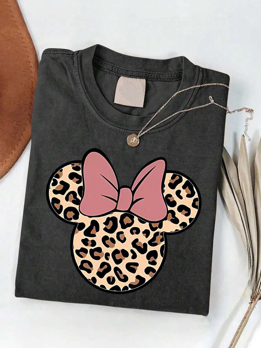 Disney Official Authorization | Mickey Mouse Leopard Print T-Shirt For Men And Women-Casual Short Sleeves-Opaque Fabric With Pink Bow Design-Machine Washable-Suitable For Summer Wear. - 黑色 - 查看 1