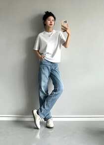 Nike Sportswear 宽松圆领短袖T恤，带Logo，女款，白色 - 黑色 - 查看 7