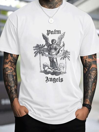 Ángel alado sosteniendo una cinta con palabras de esperanza entre palmeras simboliza la unión entre la pureza celestial y la fuerza natural Camiseta de hombre 100% algodón de alta calidad
