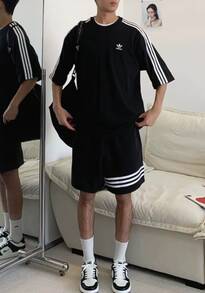 Áo thun Adidas Originals Adicolor Series ADICOLOR OVERSIZED, phong cách retro Mỹ, chất liệu cotton, dáng rộng, cổ tròn, tay ngắn kẻ sọc, dành cho nam. - màu đen - Xem 3