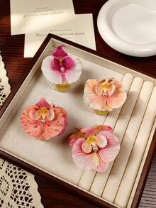 1个法式浪漫波浪边人造蝴蝶兰发夹，营造温柔氛围的花朵发夹，度假风发夹，人造蝴蝶兰花朵发夹，仙气波浪边设计，春夏度假风发饰，柔美波浪边蝴蝶兰发夹，甜美氛围发夹，度假风后枕发夹，优雅爪夹 - 彩色 - 查看 4