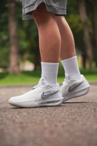 Nike G.T. Cut 3 Turbo EP: zapatillas de baloncesto bajas, cómodas, elegantes, antideslizantes y duraderas, unisex, blancas. - Blanco - Ver 11